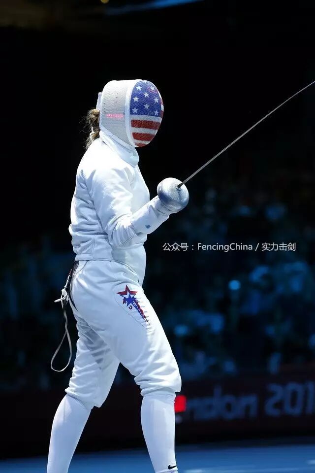 驰骋剑道 飒爽英姿(多图)