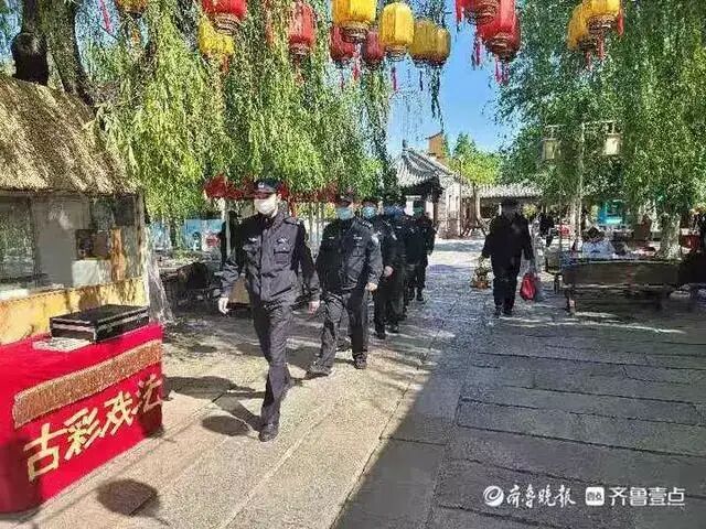 河北游客來(lái)濟(jì)南旅游丟了無(wú)人機(jī) 民警保安攜手物歸原主的圖3