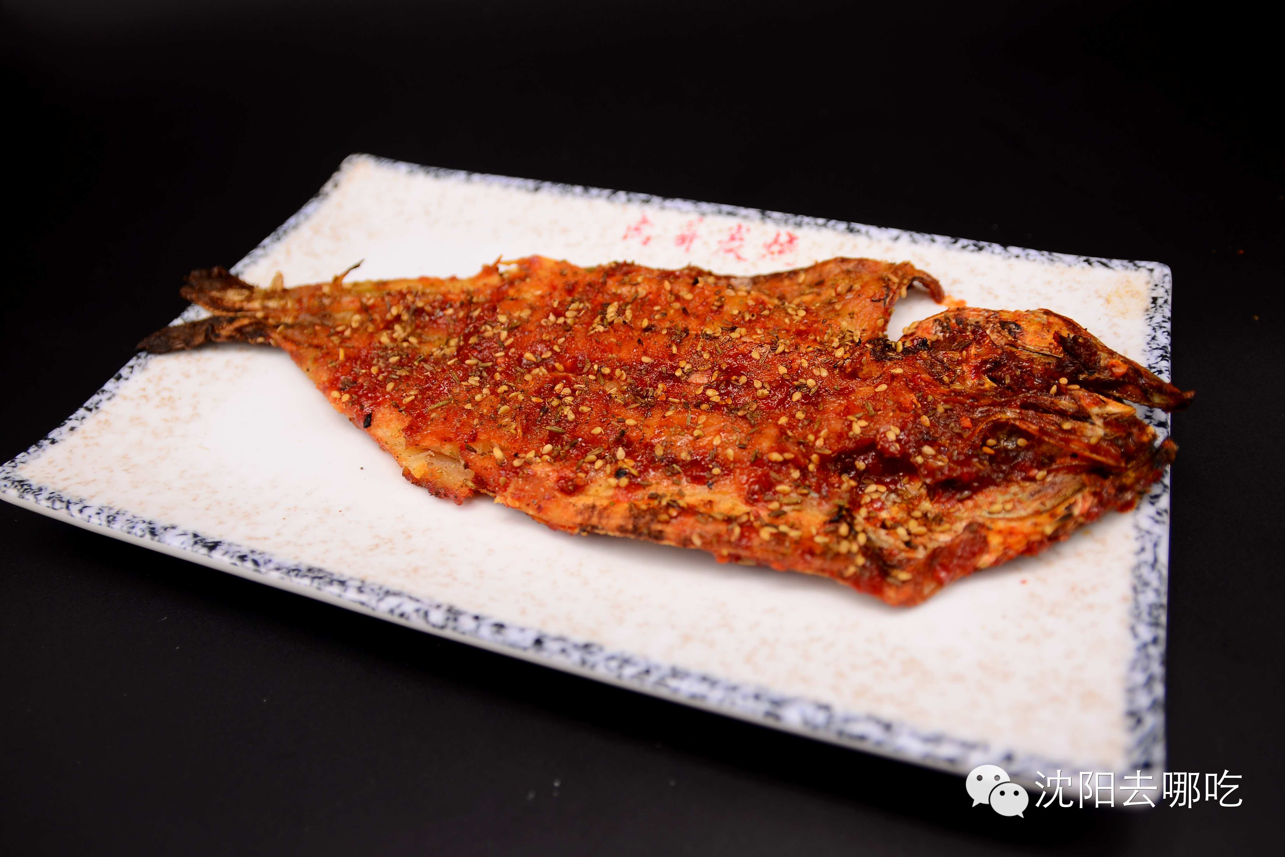 "烤明太鱼12元/条"明太鱼是朝鲜族美食中不可或缺的品种.