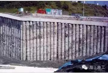 1)结构:有较大的侧向刚度,无需支撑或拉锚双排桩结构的特点双排桩结构
