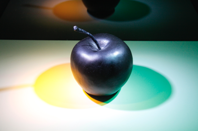 黑苹果光影雕塑