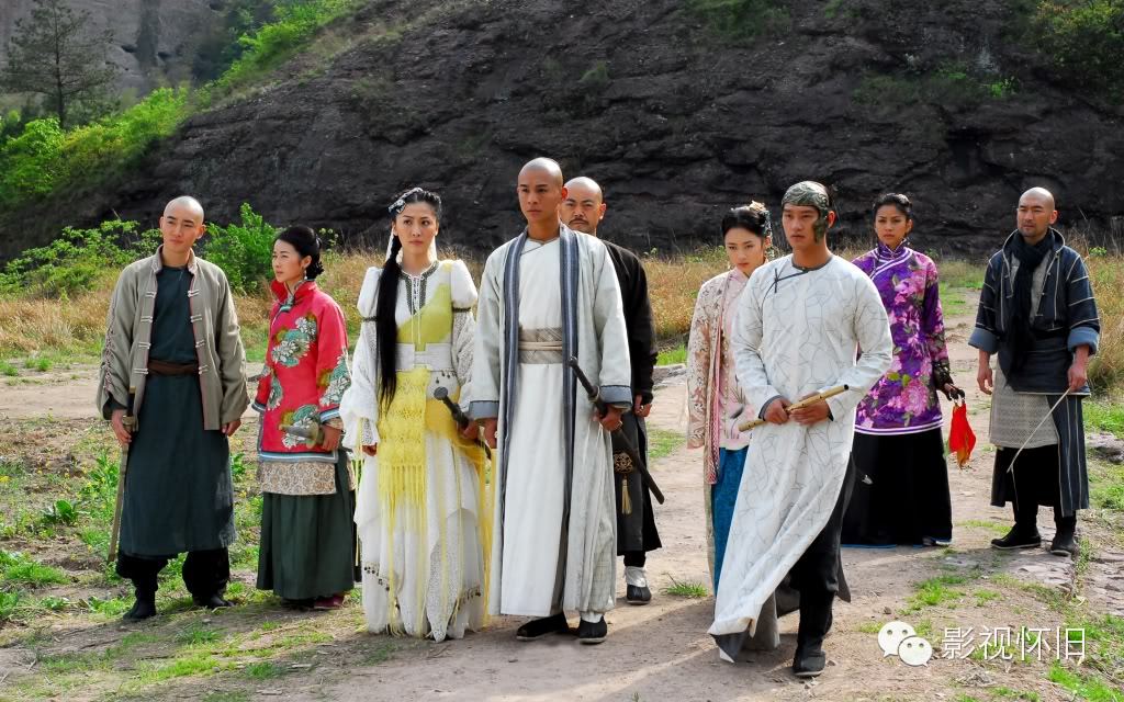 汪明荃主演的tvb版;1994年,大陸拍了一部電視劇《書劍恩仇錄》,這也是