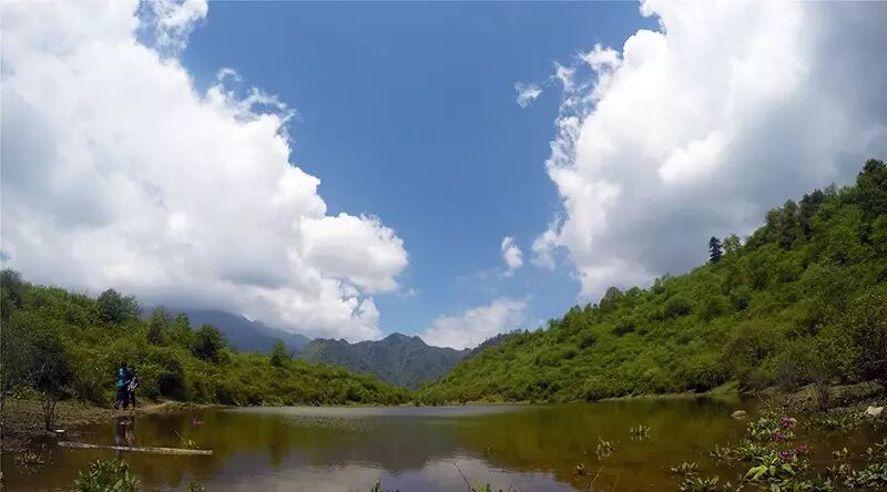 汉源桌子山:草原,天池,报春花海!(附路线)