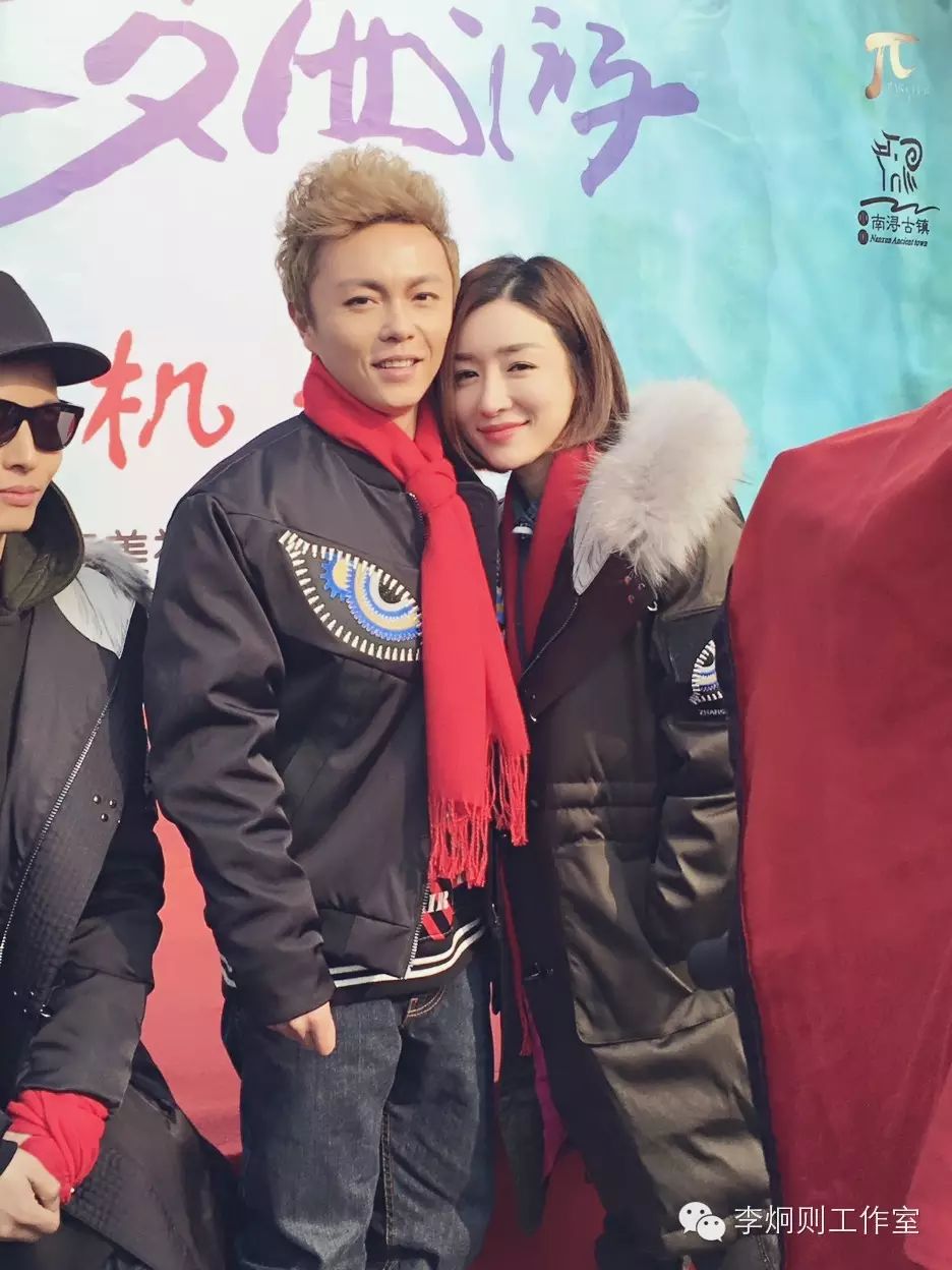 谢苗新戏开机,与何彦霓婚后二人首次合作,发布会现场大.