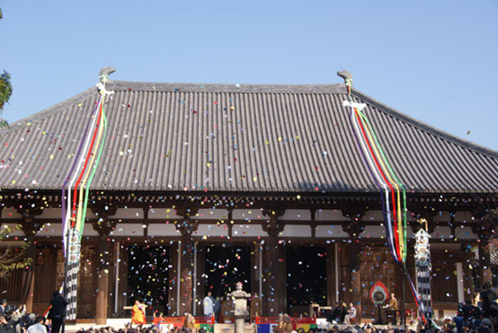 奈良唐招提寺金堂落成庆典的现场