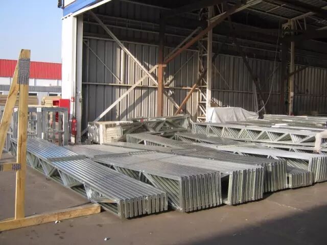 红砖价格一涨再涨，不妨来栋轻钢别墅！施工快效率高