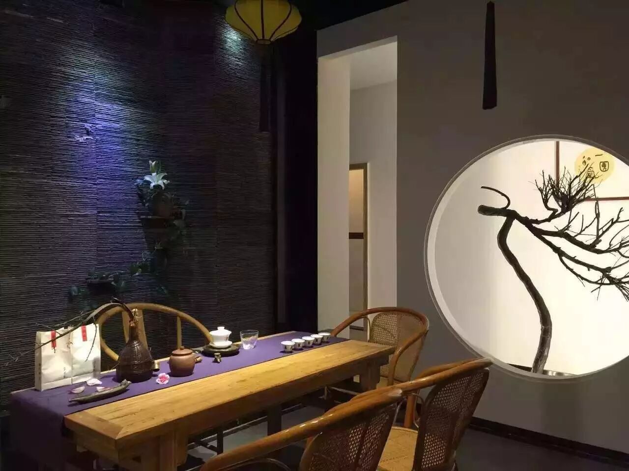 因不同地方的审美有所不同,中吉号茶书院内部空间有所差异,广州是这样