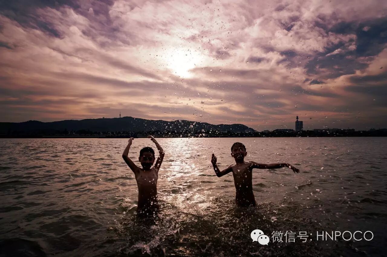 线上影赛凉快登场