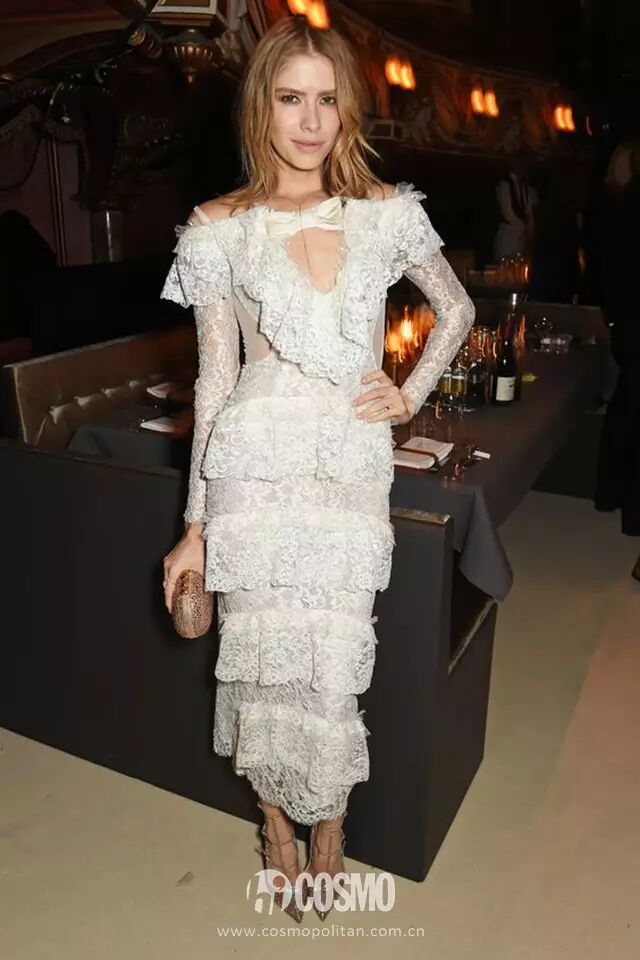 她陪酒贩毒拍裸照,但大家都说她是好女孩