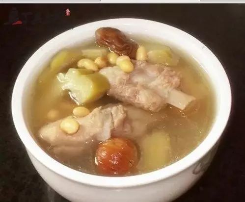 黃豆蠔豉排骨苦瓜湯 材料:蠔豉,黃豆