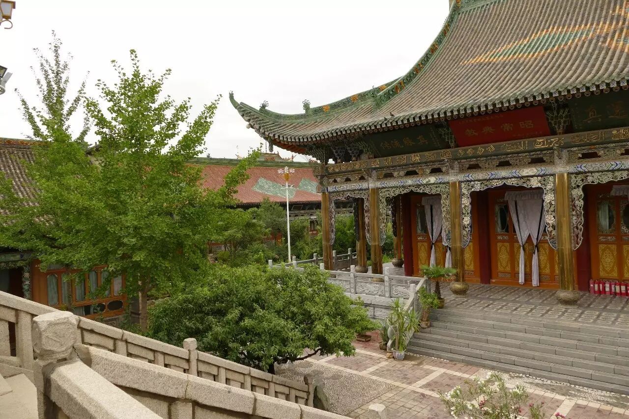 雨后的灵明堂拱北,真的很美!|兰州场地装修网络社区