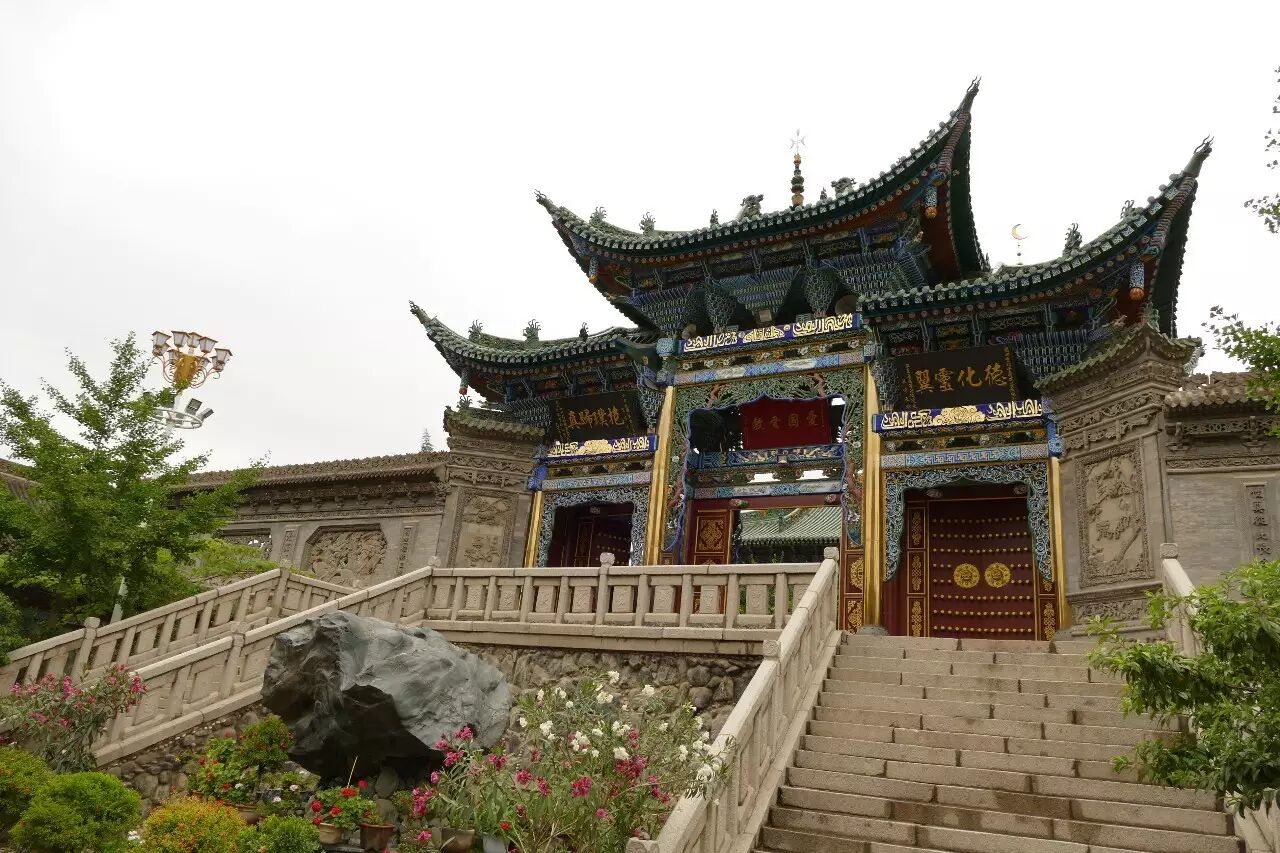 雨后的灵明堂拱北,真的很美!|兰州场地装修网络社区
