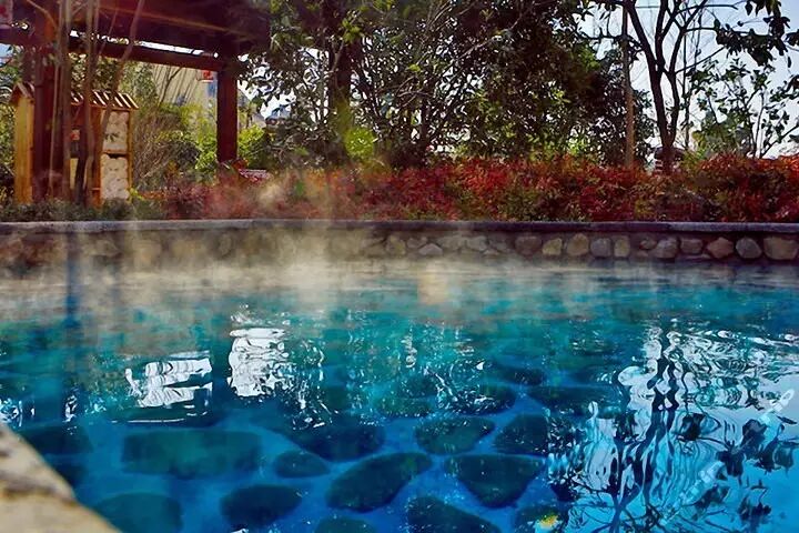 版纳泡温泉?泡的是情调.