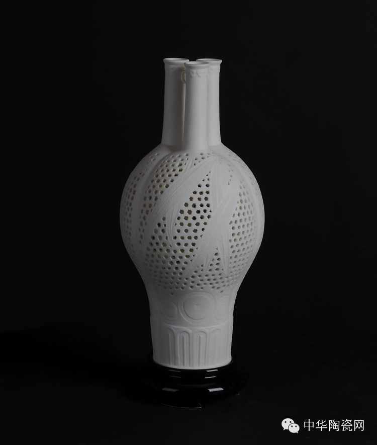 痴心镂雕瓷通花——通花瓷雕大师陈明华_德化陶瓷商城--德化陶瓷新闻