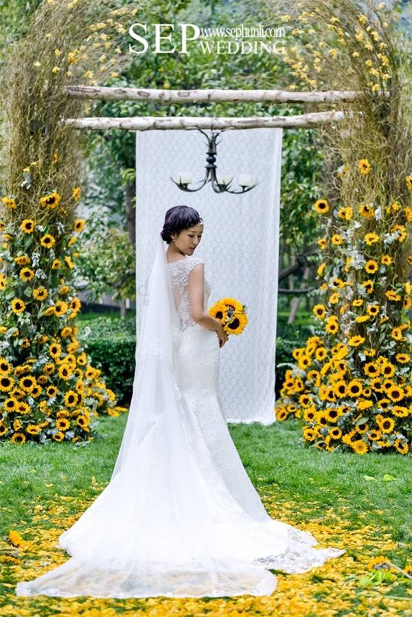 婚礼场布 | 一场向日葵婚礼，给爱笑的你。