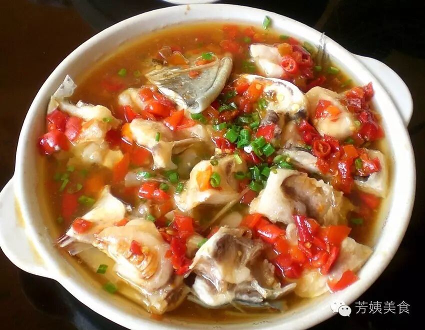 剁椒鱼头饭 价格:15元/份