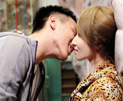 柯震东和李毓芬两个人还是真是般配啊前任都连成圈噜