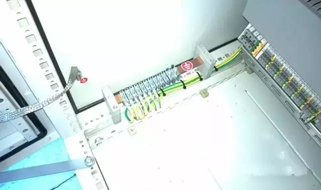 电气柜成套安装实例图解 ，值得收藏！的图11