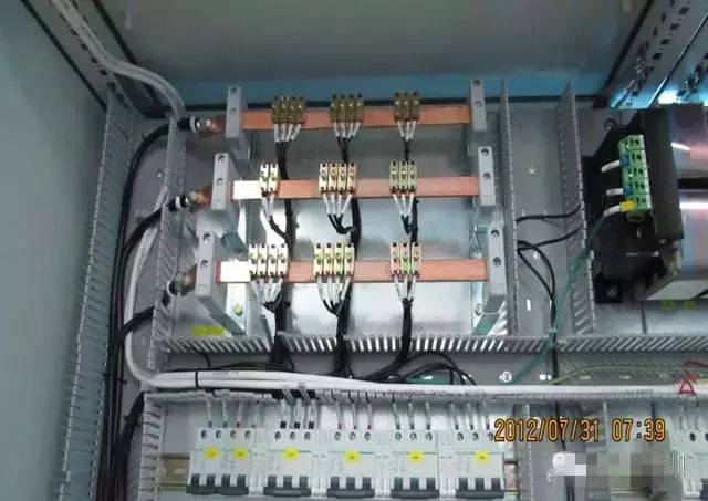 电气柜成套安装实例图解 ，值得收藏！的图6