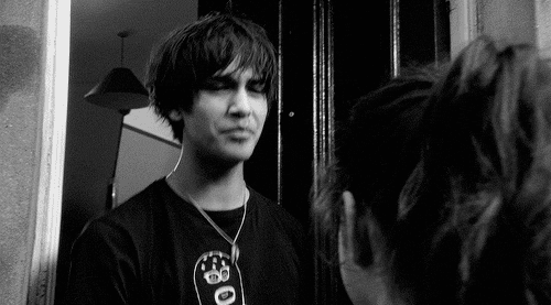 也挺不容易第五个拥抱给陌生人一个拥抱让爱消除一切隔阂回复ly1411n