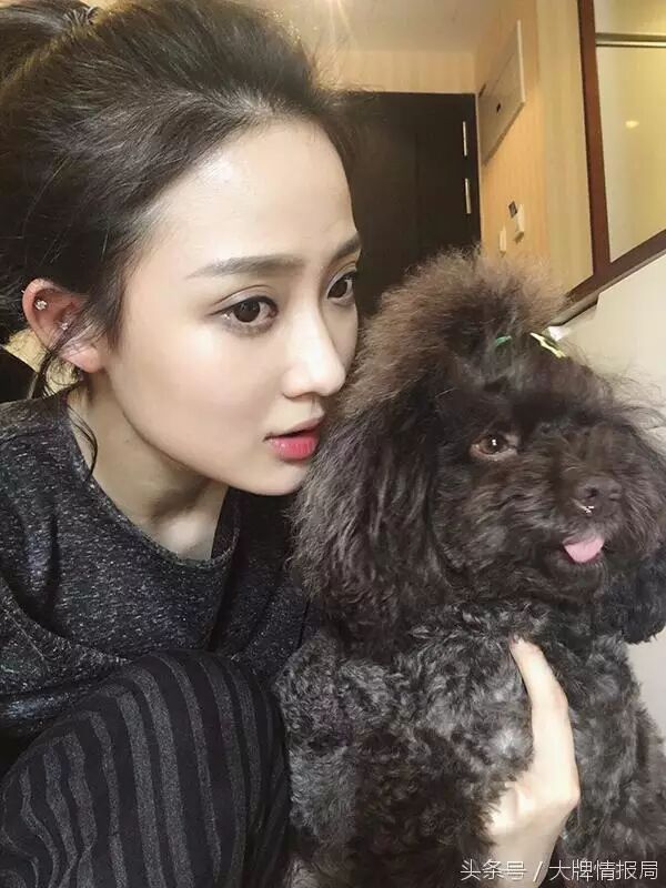 最令局长想不到的是,孙佳雨还是个活体表情包~没想到吧,这是要跟周杰