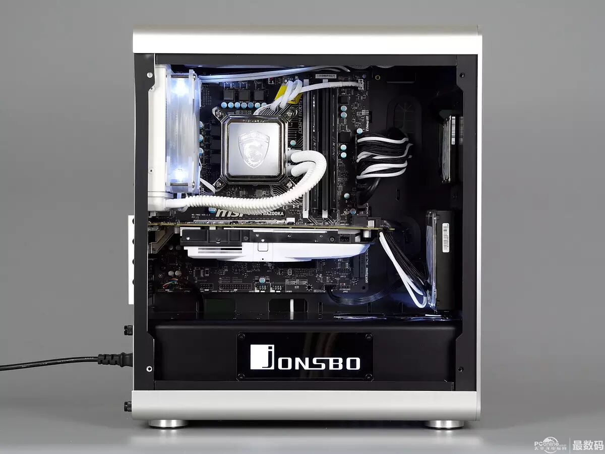 极帅光污染! 乔思伯rm3钢化玻璃侧透主机作业【山东建筑材料网络社区