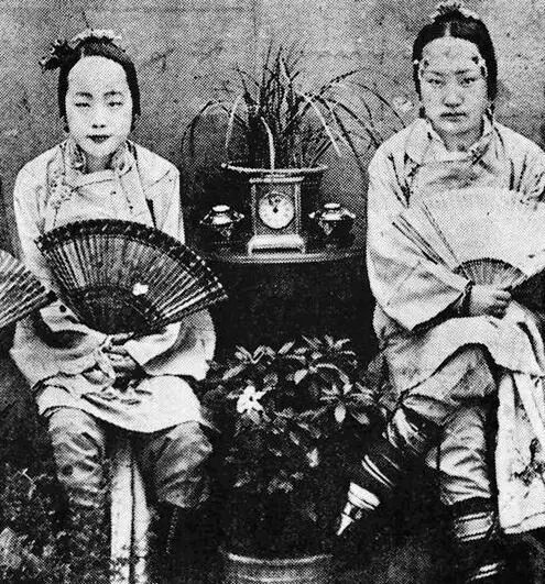 老照片揭秘清末民国时期烟花地真貌