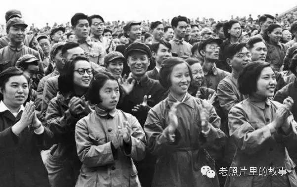 1951年身著中山裝的機關女幹部1952 北京 