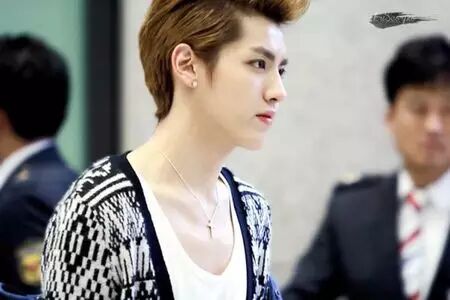 明星八卦华谊_圈内八卦——吴亦凡,周星驰,韩东君,金晨,刘若英等-票房