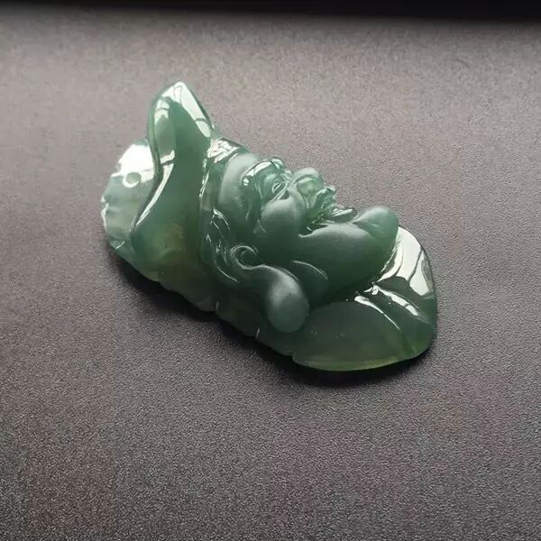 翡翠济公：不修边幅却​济世度人，身世凄惨却喜笑颜开