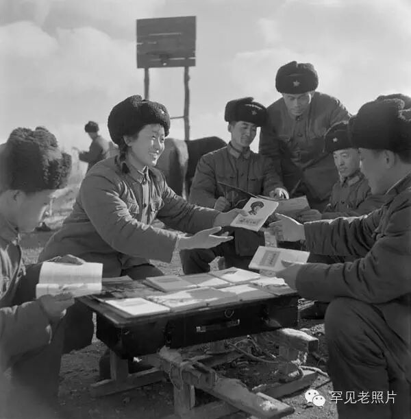 1956-1976年,20年里摆拍的政治宣传照片