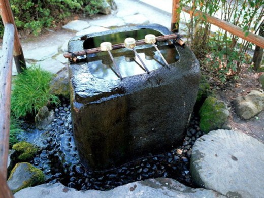 >                                    日本庭院的洗手钵·清净身心