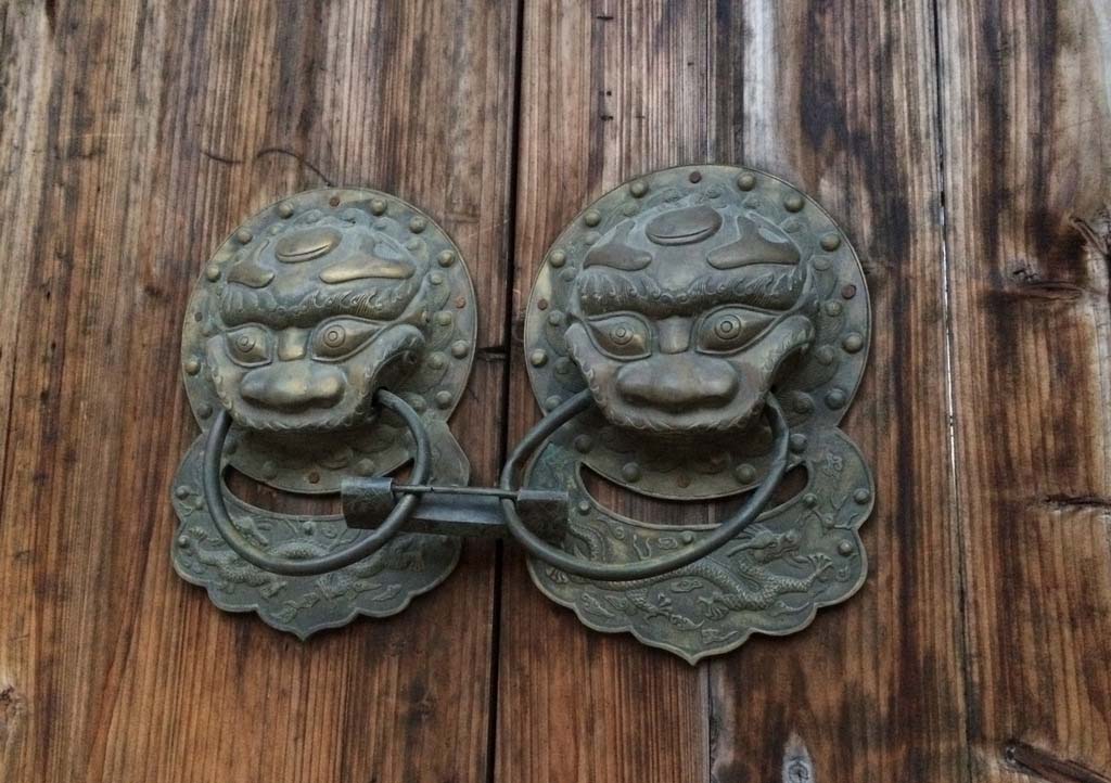 门环位于人视线直接所及的位置,所以中国的能工巧匠们将人们对美好