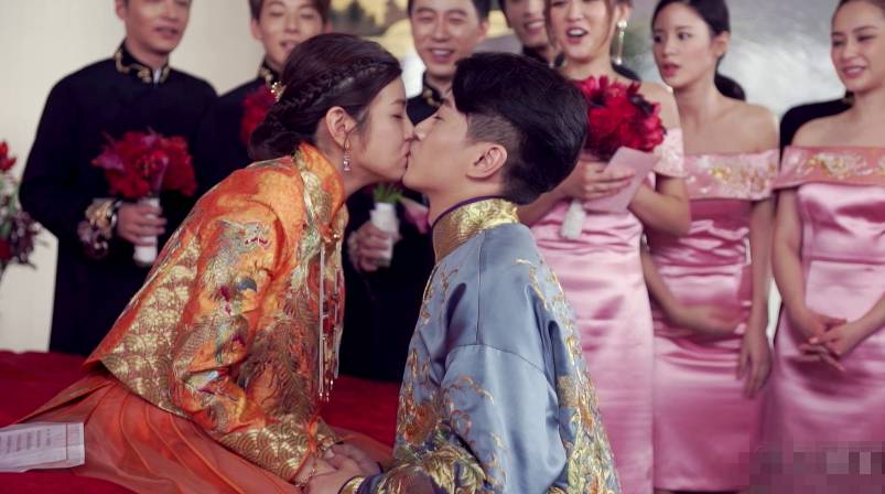 陈晓陈妍希穿中式礼服大婚,美呆了