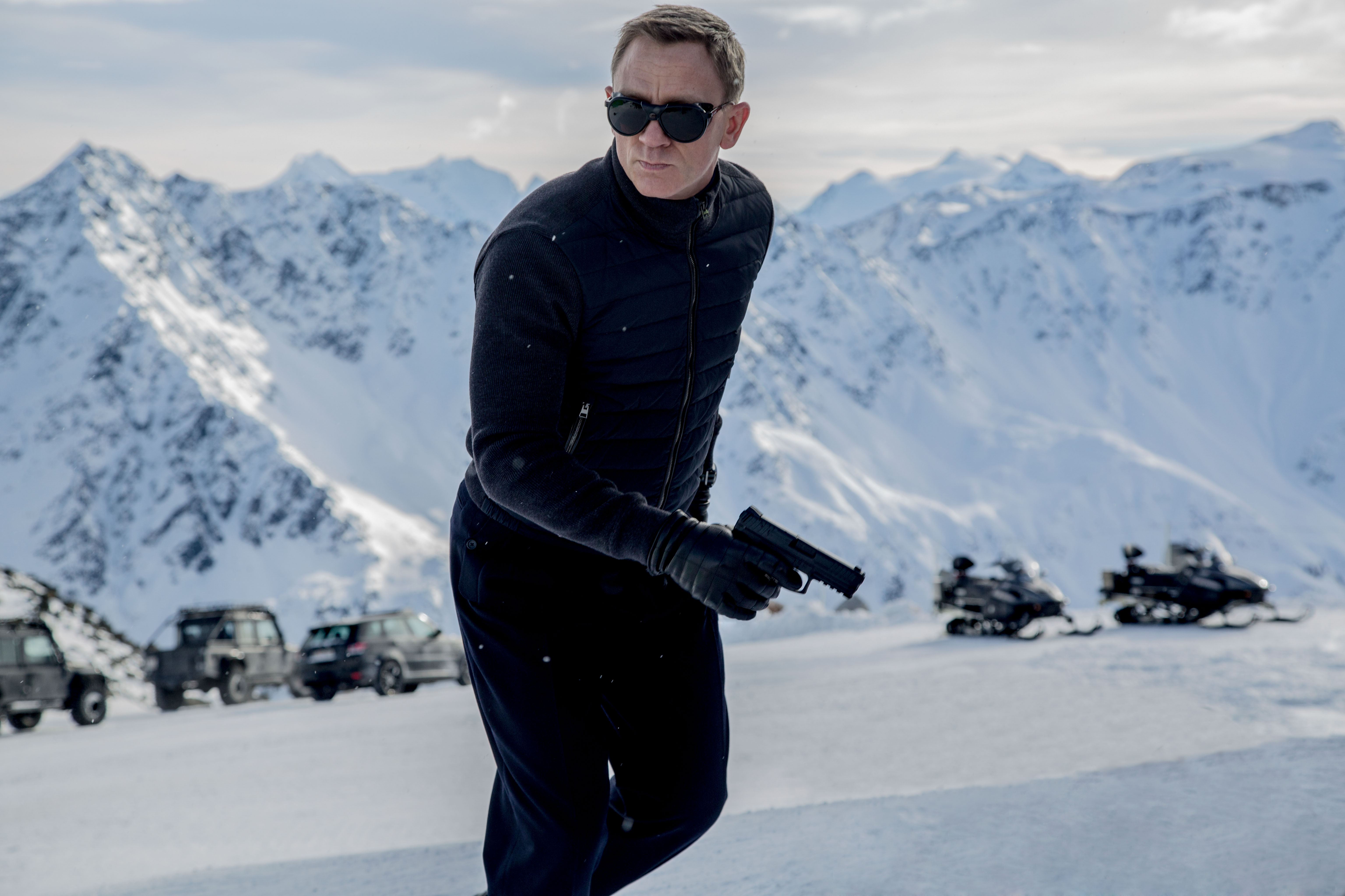 克雷格这张《007:大破幽灵危机》的最新剧照太特么有型了,里面还有