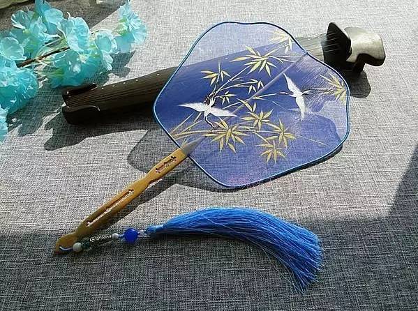 团扇摇曳的不止是风流还有诗情画意