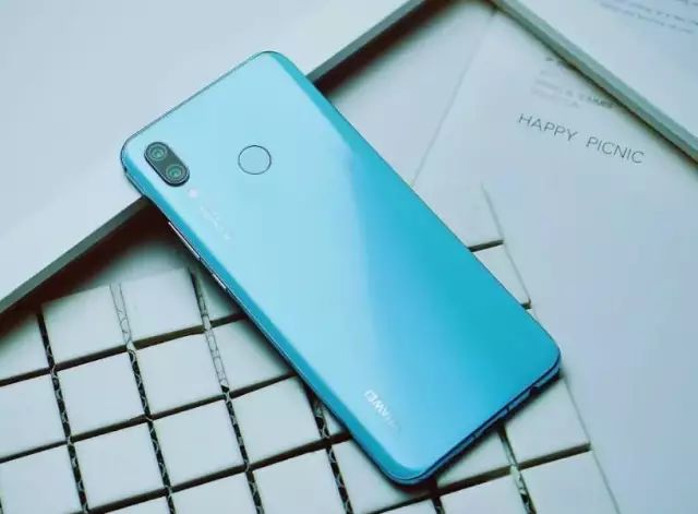 华为哪款手机性价比高 学生党福利！这4款华为手机不可错过,性价比超高,用2年都不会卡顿