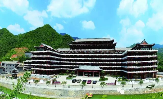 翠薇宫大酒店位于终南山秦楚古道旅游景区,酒店为京式四合院和多层
