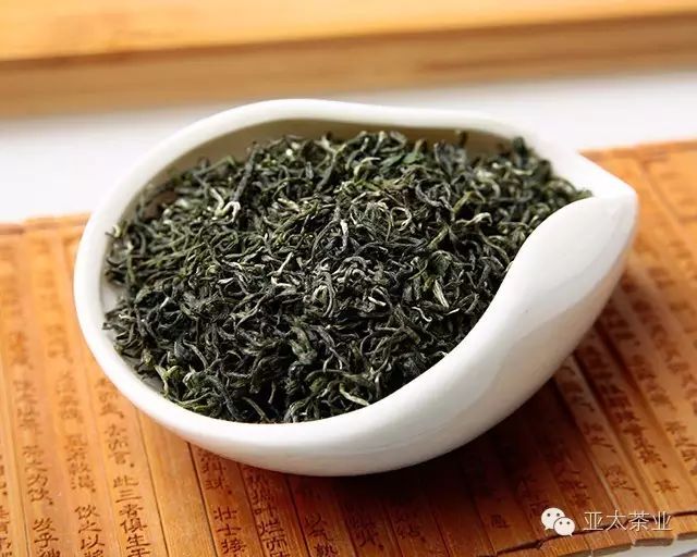 红改绿茶叶（红茶绿茶交换喝有好处吗） 红改绿茶叶（红茶绿茶互换
喝有长处

吗）《红茶和绿茶可以换着喝吗》 茶叶资讯