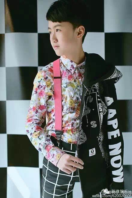 由周张弛,何泽胜,肖宇涛三名后少年组成!(没听说