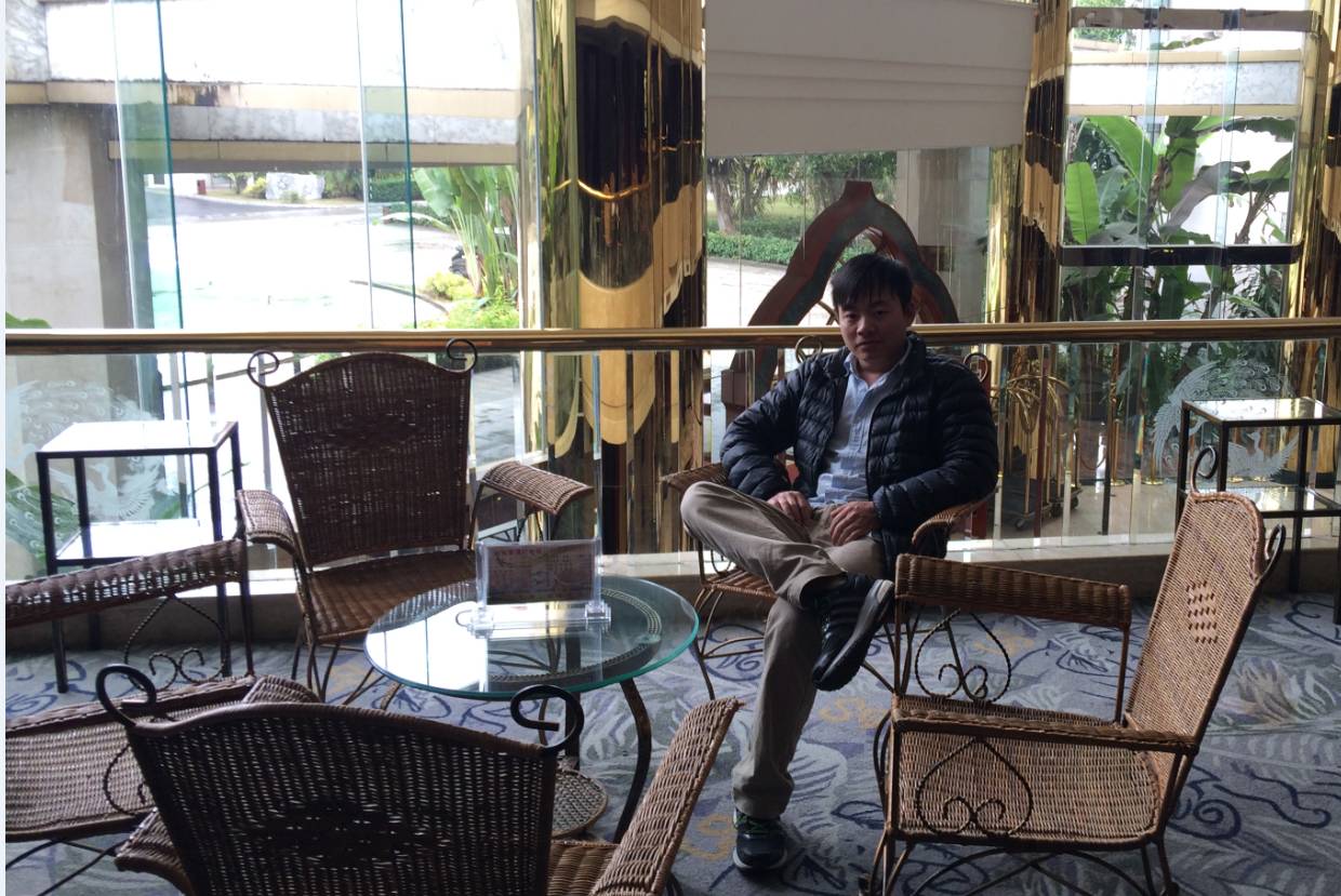 摄像师史克龙先生