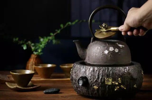 你想知道的安化黑茶知识都在这里，看完学会喝黑茶