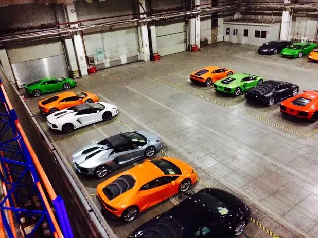 惊呆了速看某物流公司隐秘豪车库房照流出