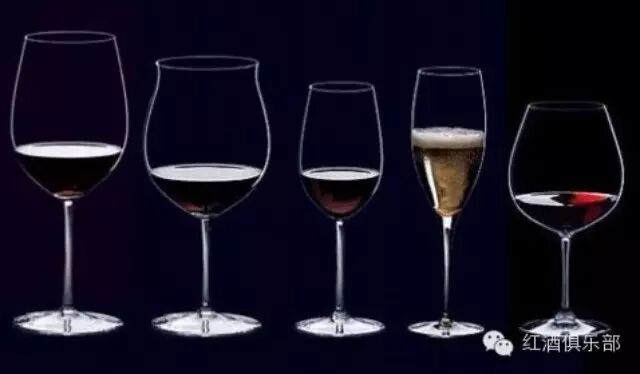 每种葡萄酒都有自己的专用杯