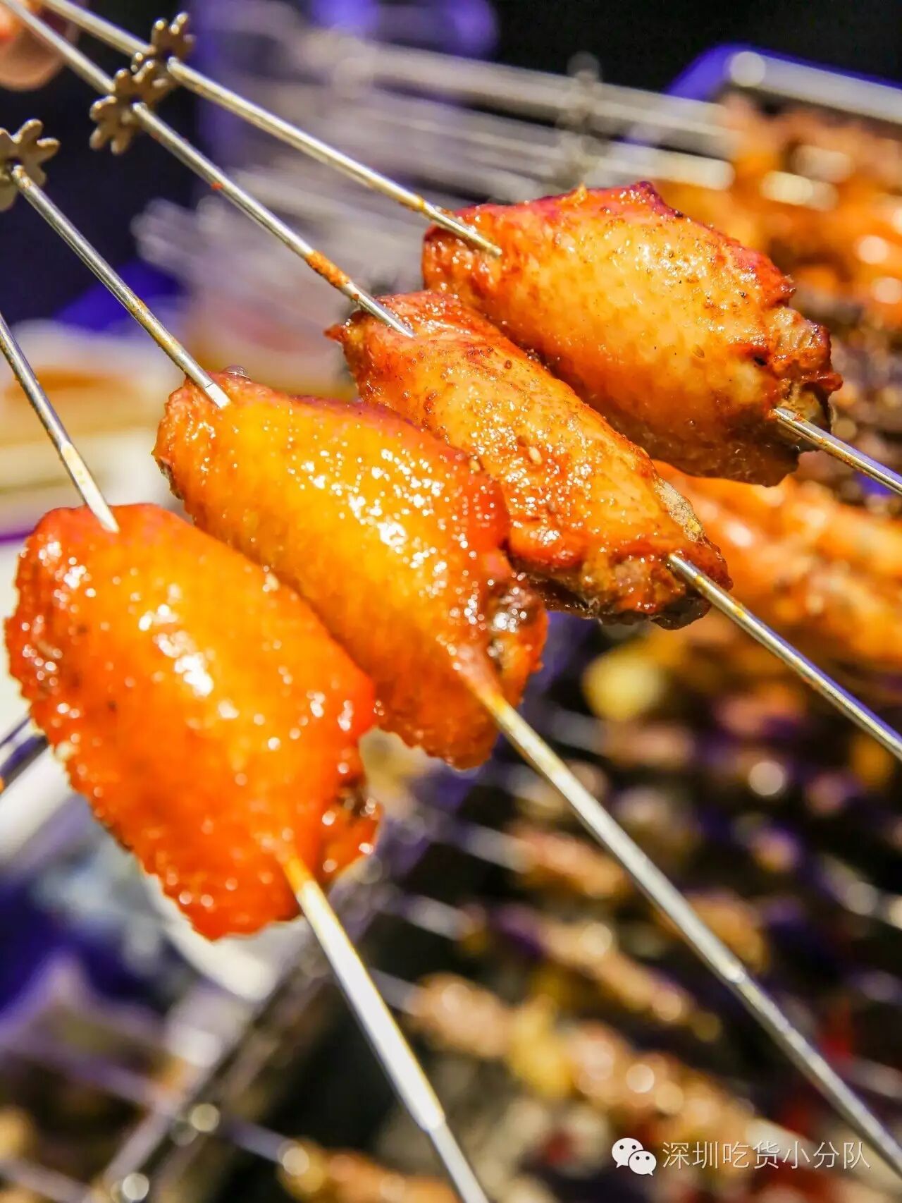 鸡翅分为奥尔良,麻辣,酱香,香辣,蒜香5种口味.