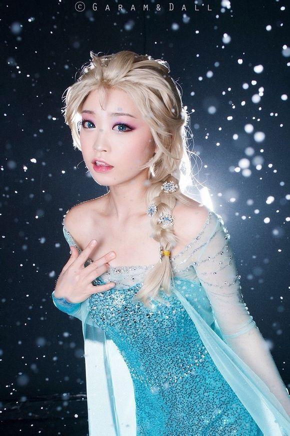 【COS】《冰雪奇缘》Elsa Cosplay_Cosplay_Missevan_动漫新闻_M站