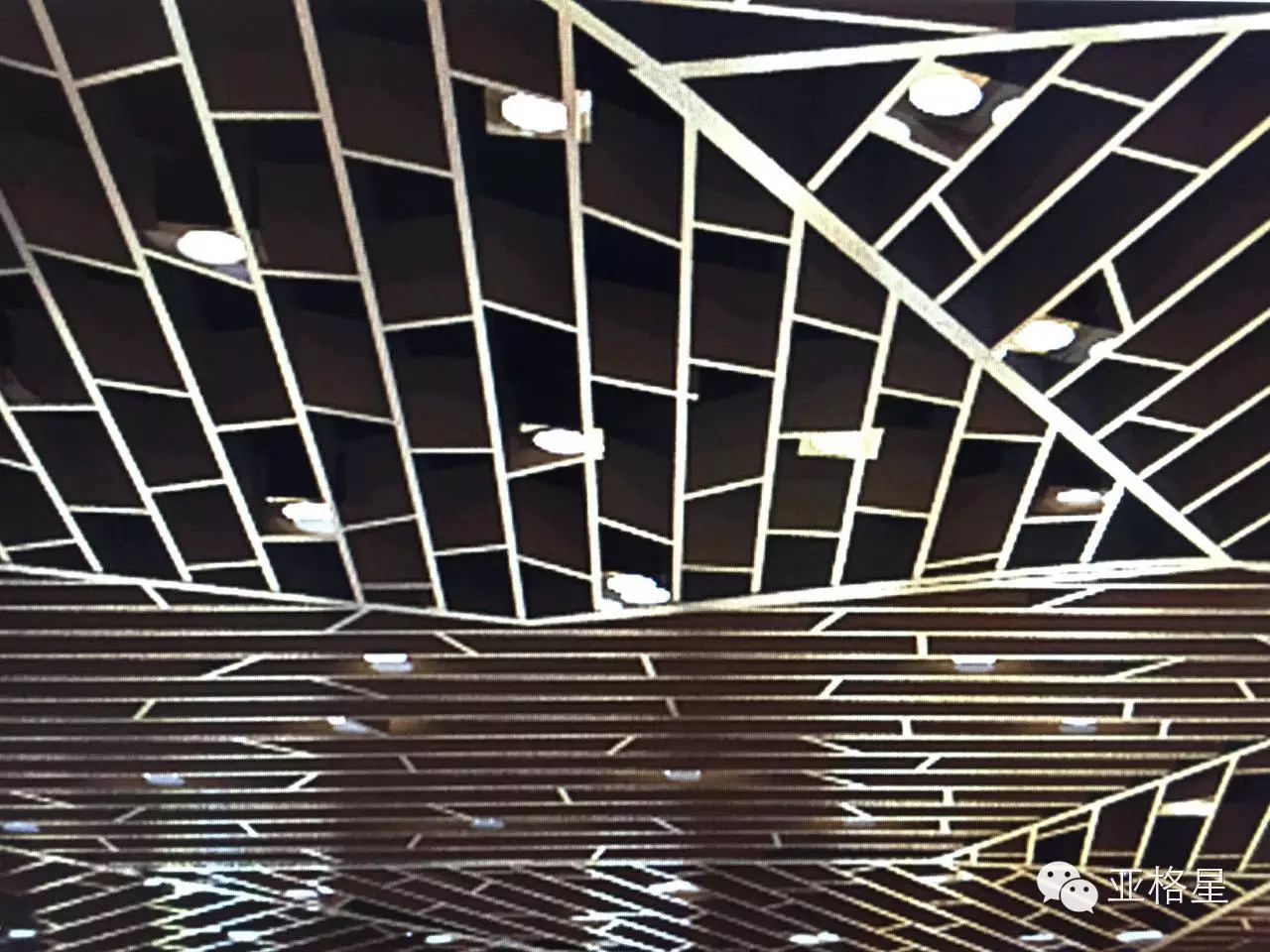 天津亚格星装饰材料有限公司新型发光吊顶材料