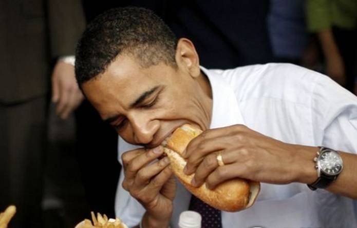 以优雅著称的法国人吃起东西来也显得慢条斯理.