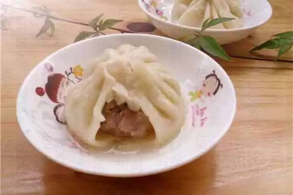 美味多汁的小笼包原来是这样做出来的!