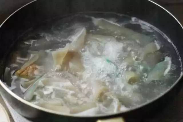 美味多汁的小笼包原来是这样做出来的!